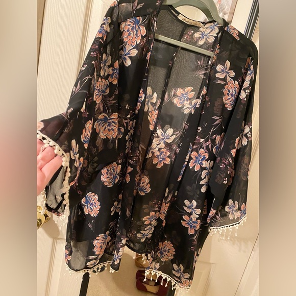 Floral Mesh Kimono - Picture 2 of 3